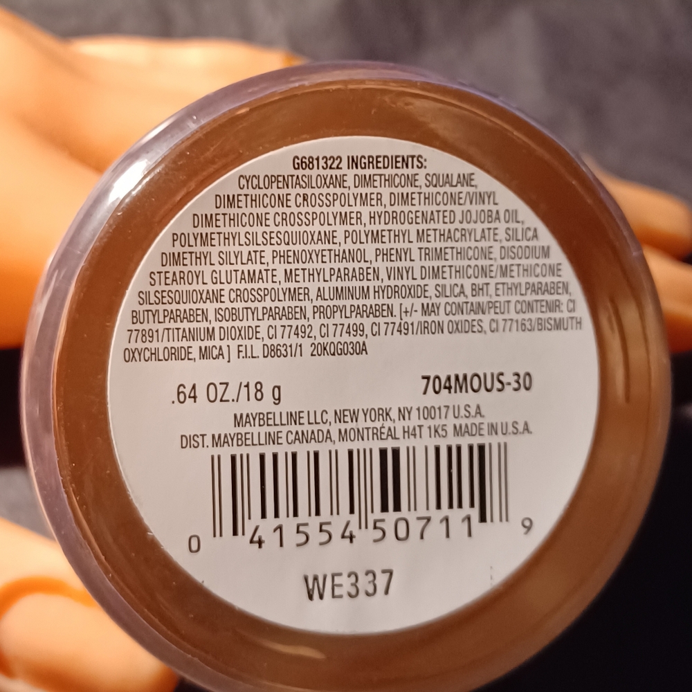 Maybelline Dream Matte Mousse Foundation - Natural Ivory (Light 3) - Picture 2 of 2